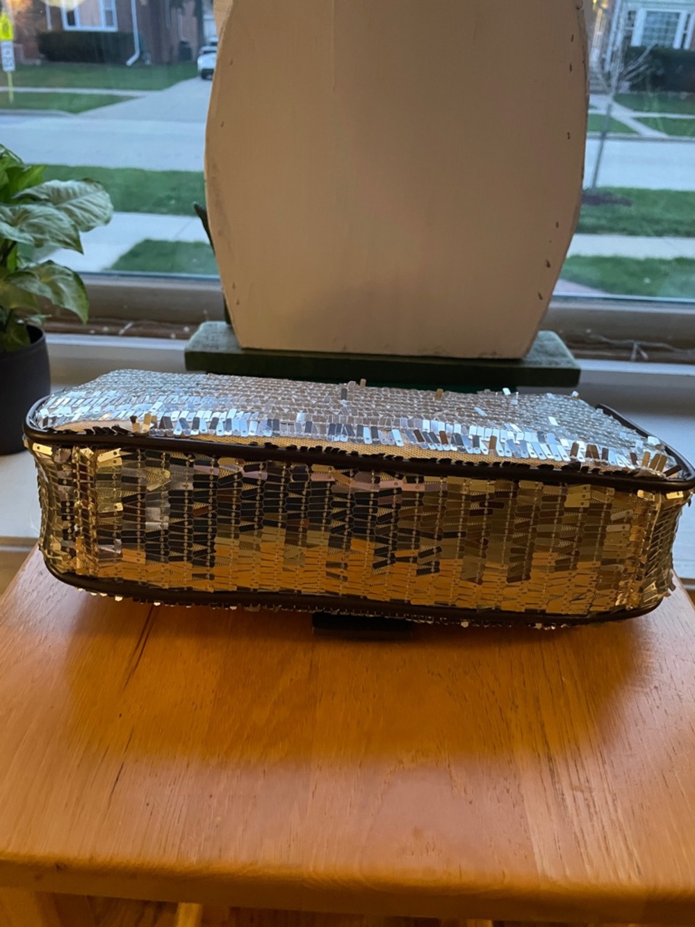 Silver Sequin Evening Clutch - Women's Bag - Picture 4 of 8